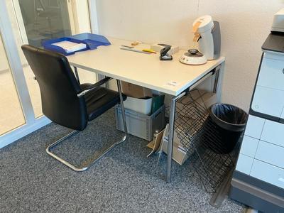 Overview picture of Desk